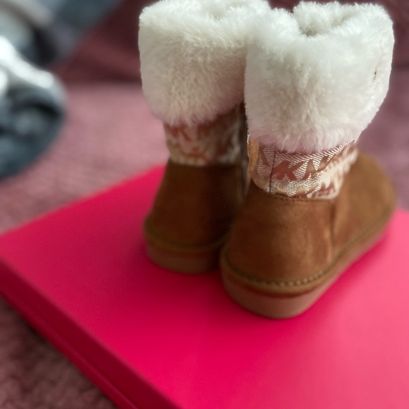 Boots - Picture 11 of 11